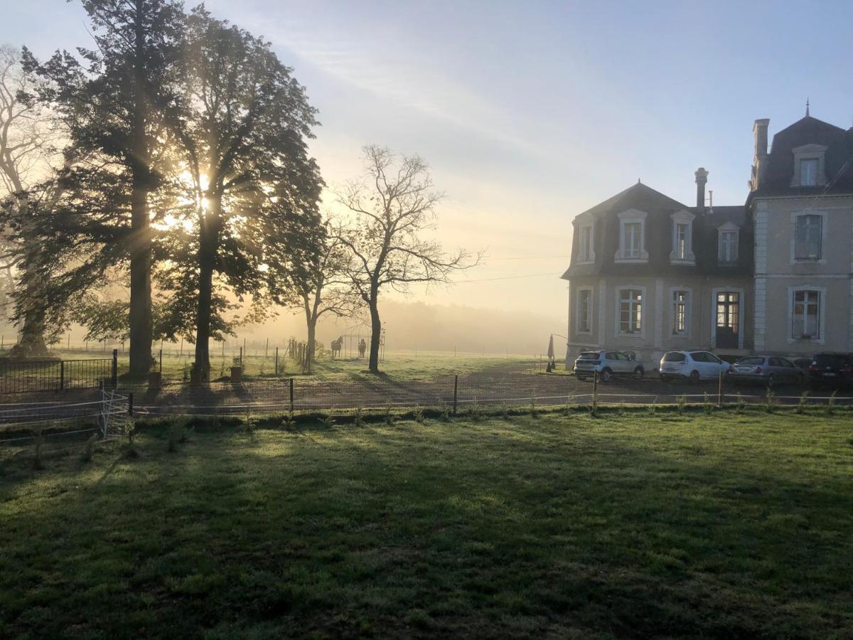 Chambre Romantique Dans Le Chateau De La Bouchatte Chazemais Zewnętrze zdjęcie