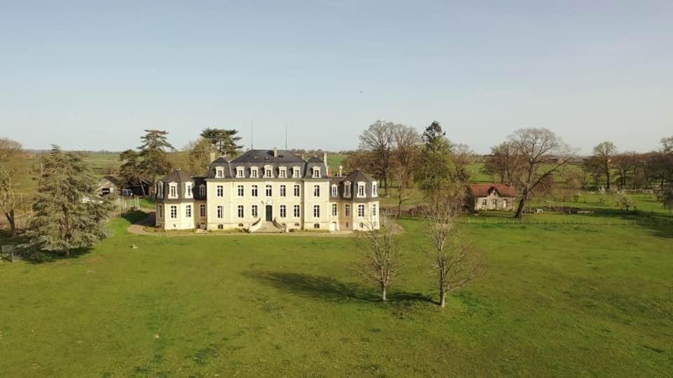 Chambre Romantique Dans Le Chateau De La Bouchatte Chazemais Zewnętrze zdjęcie