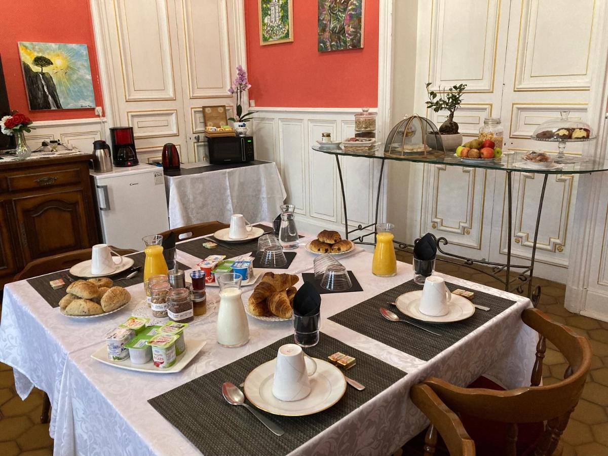 Chambre Romantique Dans Le Chateau De La Bouchatte Chazemais Zewnętrze zdjęcie