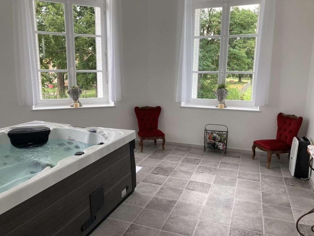 Chambre Romantique Dans Le Chateau De La Bouchatte Chazemais Zewnętrze zdjęcie