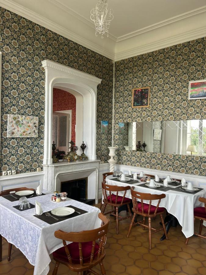 Chambre Romantique Dans Le Chateau De La Bouchatte Chazemais Zewnętrze zdjęcie